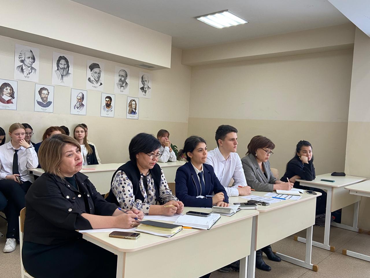 "Важно ли высшее образование в жизни молодого поколения Казахстана?"