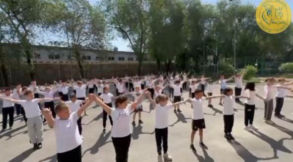 флешмоб "Пусть всегда будет детство!"