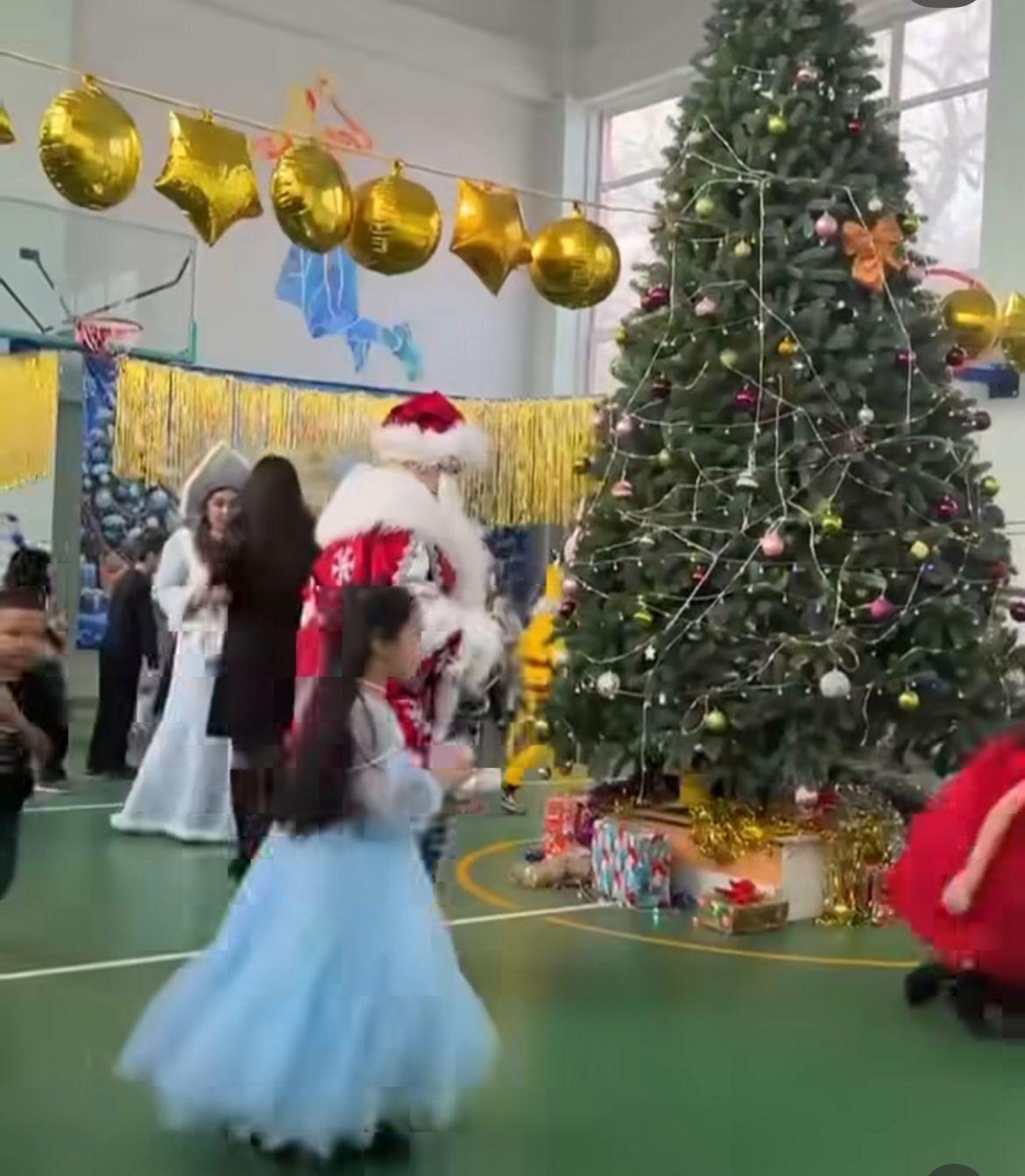 Жаңа жыл мерекесі / Новогодний праздник